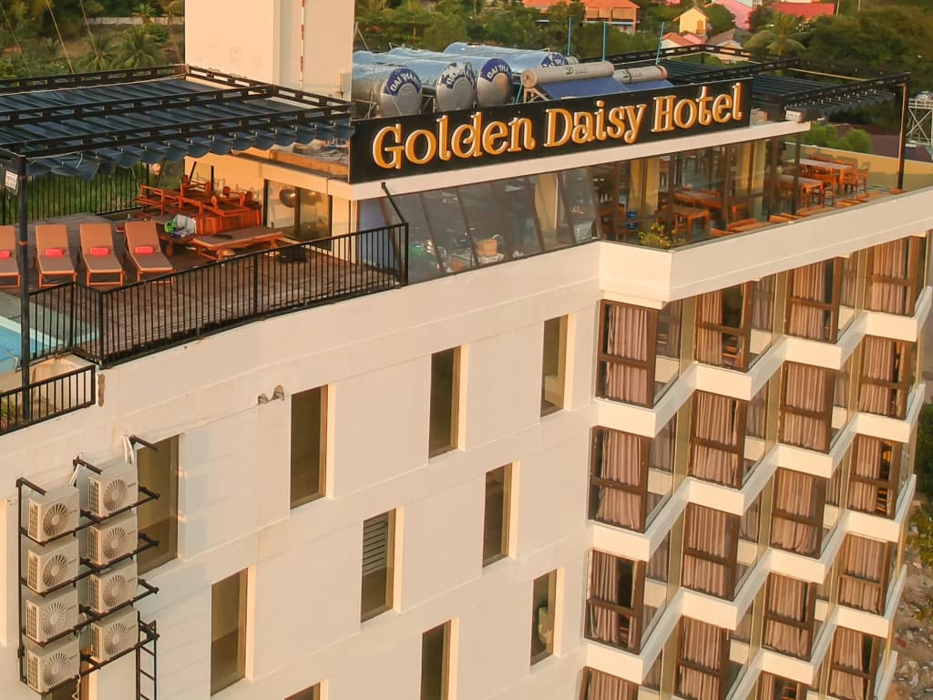 Golden Daisy Hotel - main photo