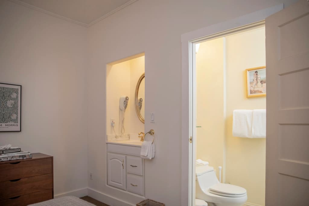 Washington Square Inn - photo 8