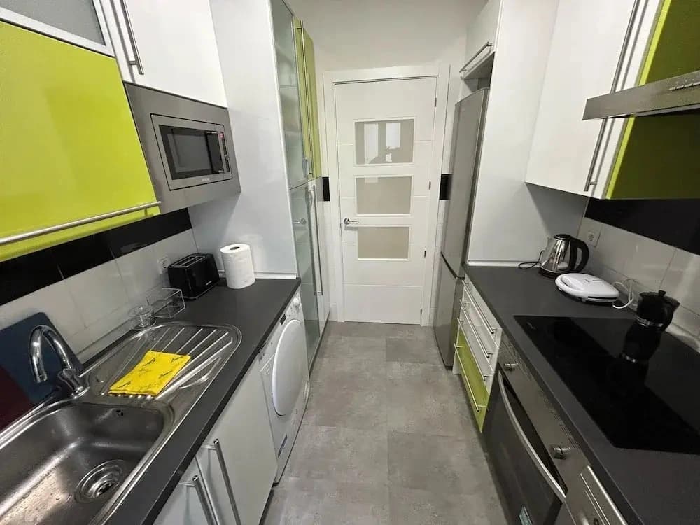 Habitaciones en Embajadores - photo 16