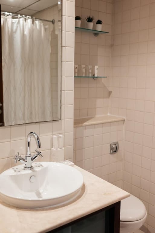 Chic 1BR Oasis in the Heart of Dubai Marina - photo 8