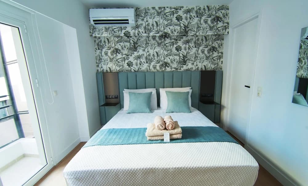 Phaedrus Living Modern Kriel Suites 304 - photo 3