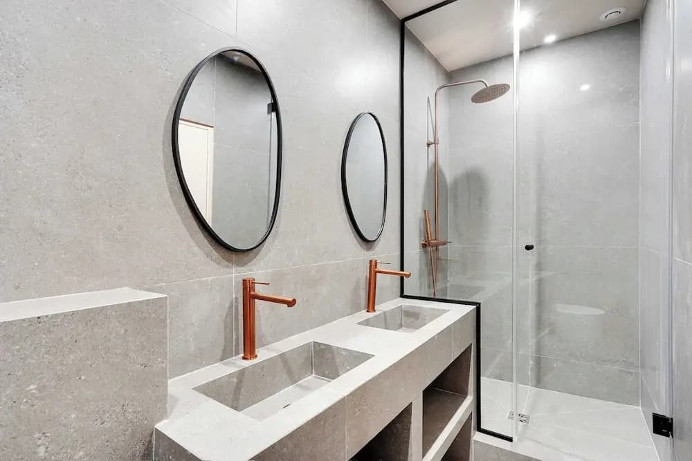 Spacious Apartment - 2BR/10P - Place D'Italia - photo 11