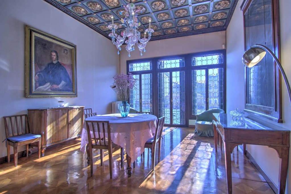 PANORAMIC 9 WINDOWS OVER GRANDCANAL, 3 bed, 2 bath - photo 18