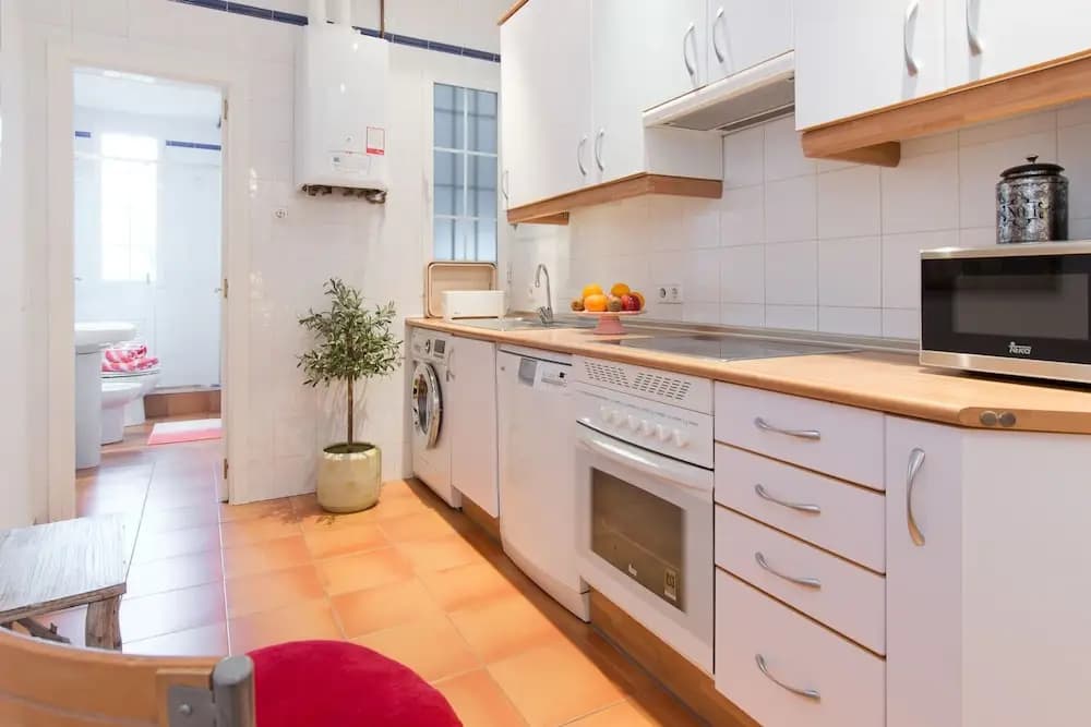 Puerta Del Sol II Apartment - photo 16