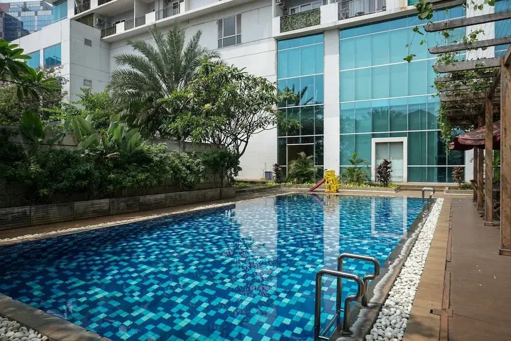 Spacious 3BR Ambassade Residences Apartment near Kuningan - photo 5