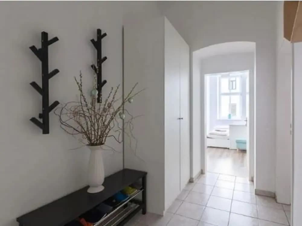 Modern Apartment in Vienna With Library - photo 7