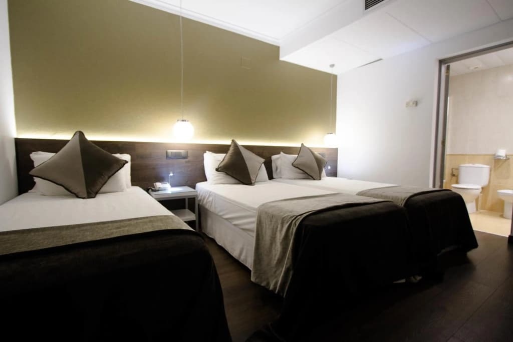 Hotel Moderno Barcelona - photo 27