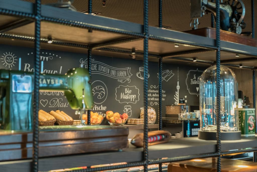 Motel One Berlin-Alexanderplatz - photo 18