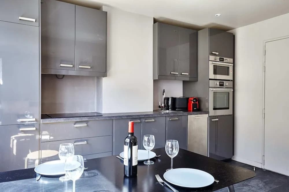 Modern 1BR Home in Batignolles - photo 9