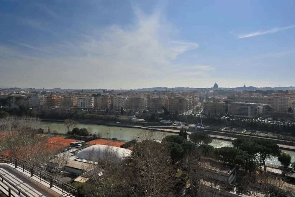 Modern & Elegant2 Bedroom Flat in Great Location - photo 13