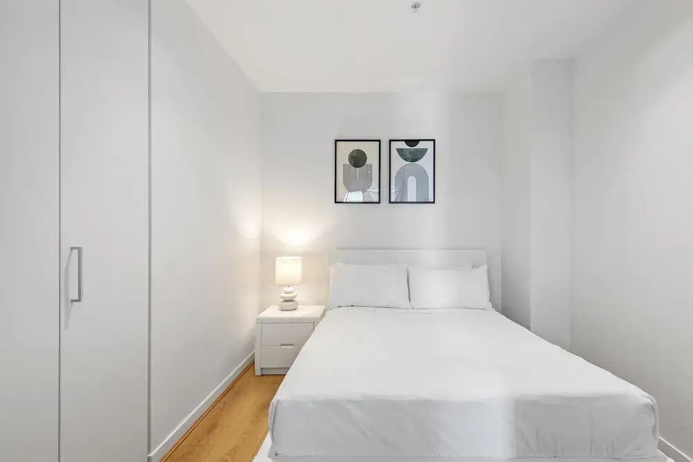 Melbourne CBD 2bed With Gym, Sauna & Pool Access - photo 10