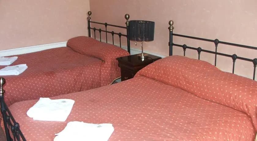 Eyre Guest House - photo 2