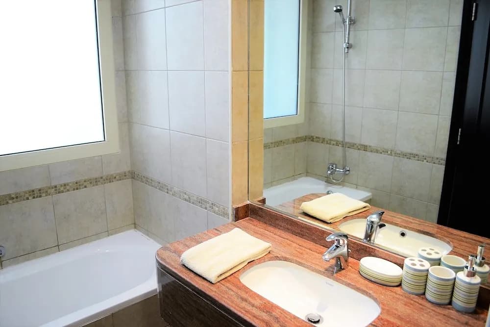 Sea view furnished STUDIO with balcony in Marina - JMI - photo 7