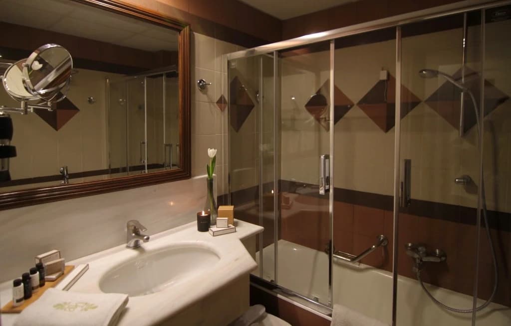 Achillion Hotel - photo 9
