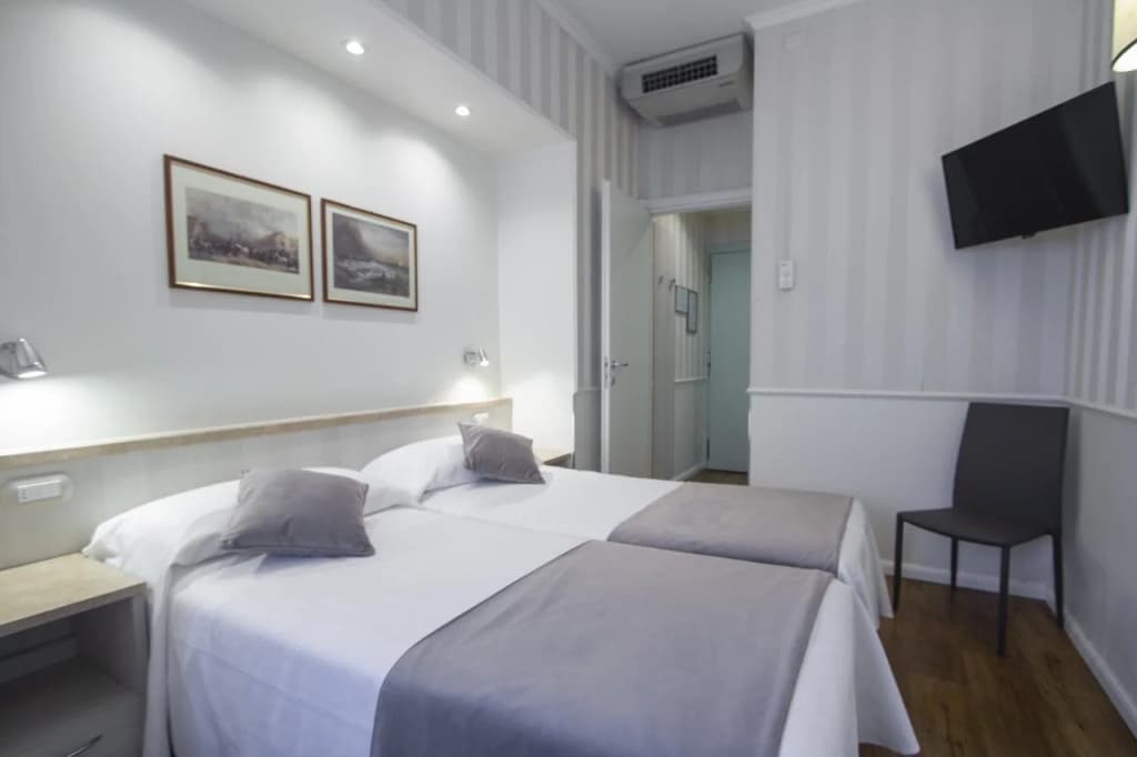 Hotel Flora - photo 4