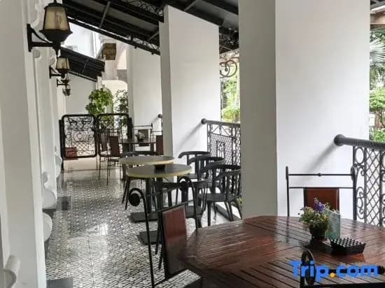 Toeti Roosseno Plaza - photo 30