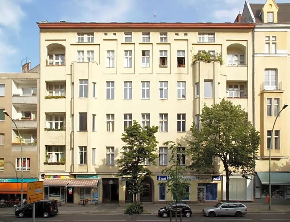 P182 Hidden Hostel - main photo