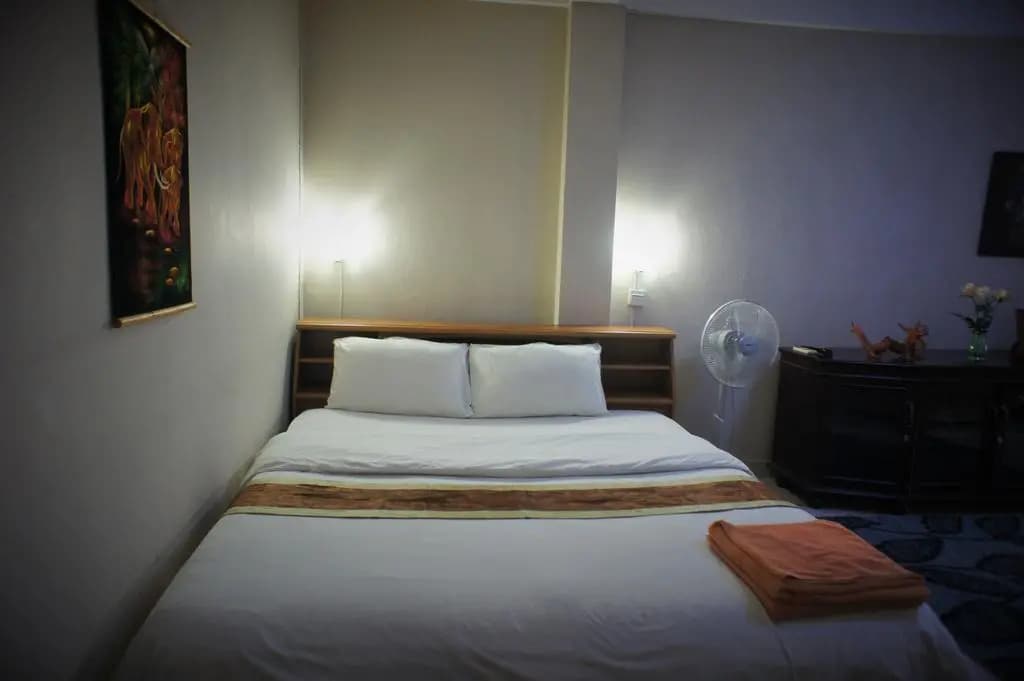 River Hotel - photo 6