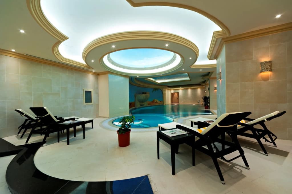 Magnum Hotel & Suites West Bay - photo 10