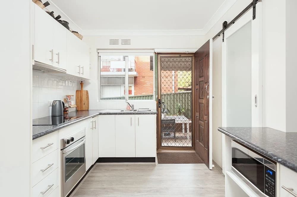 Comfy & Convenient Homebush West - photo 11