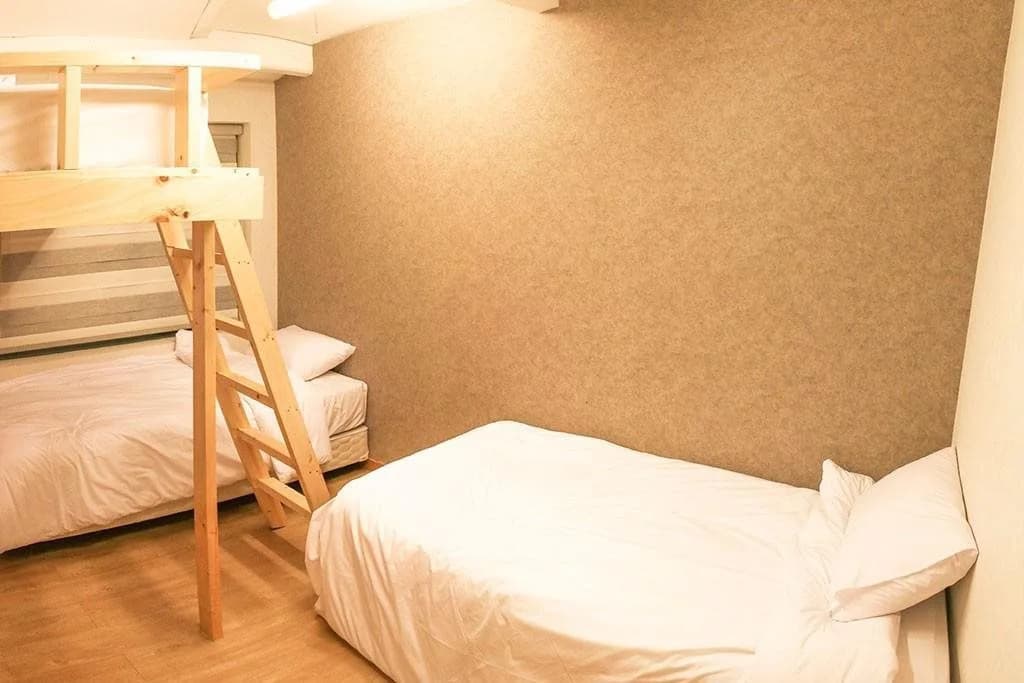 The Present Guesthouse - photo 7