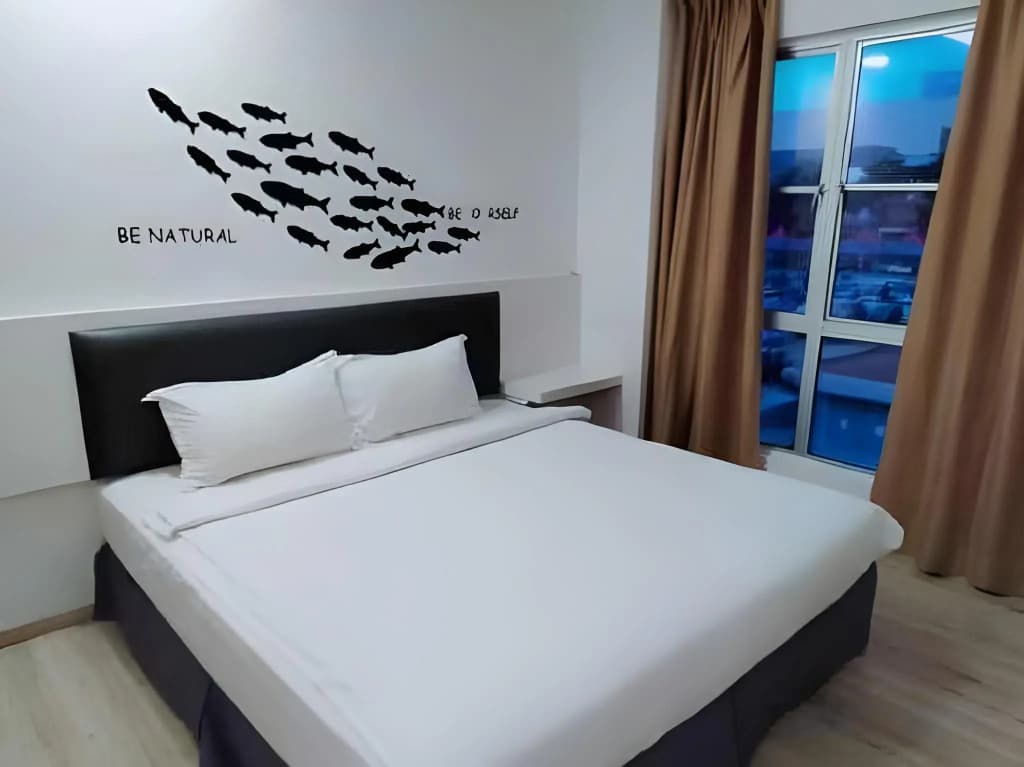 Hotel Zamburger Plaza Mahkota - photo 6
