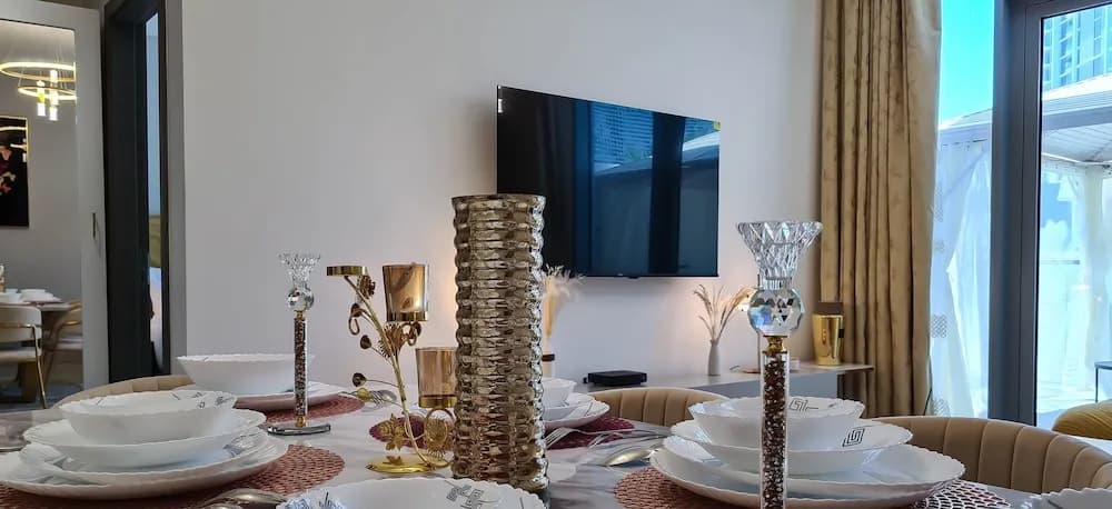 Stylish Waterfront 1 BR w pvt beach near Downtown - photo 2
