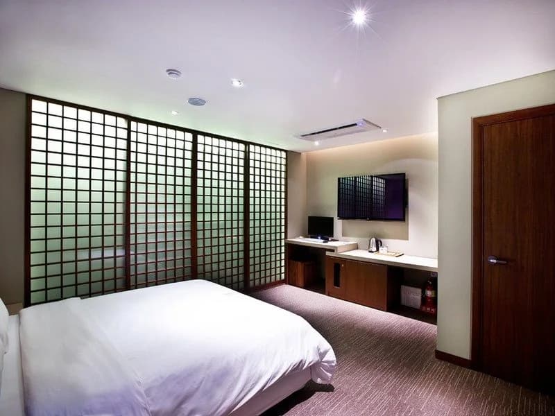 Hotel Theme - photo 2