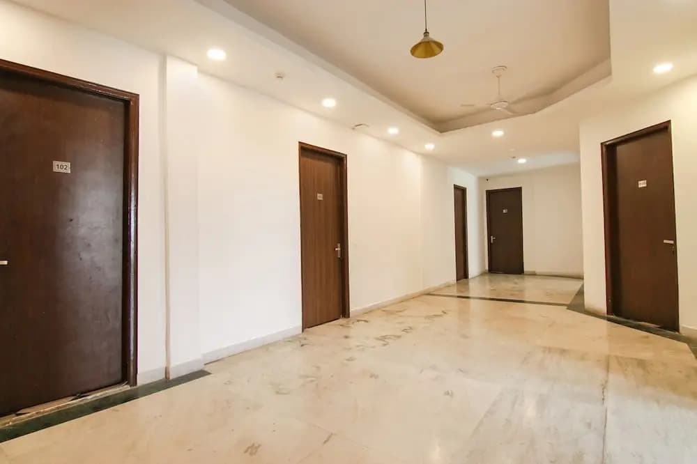 FabHotel Signature Luxe Inn - photo 10