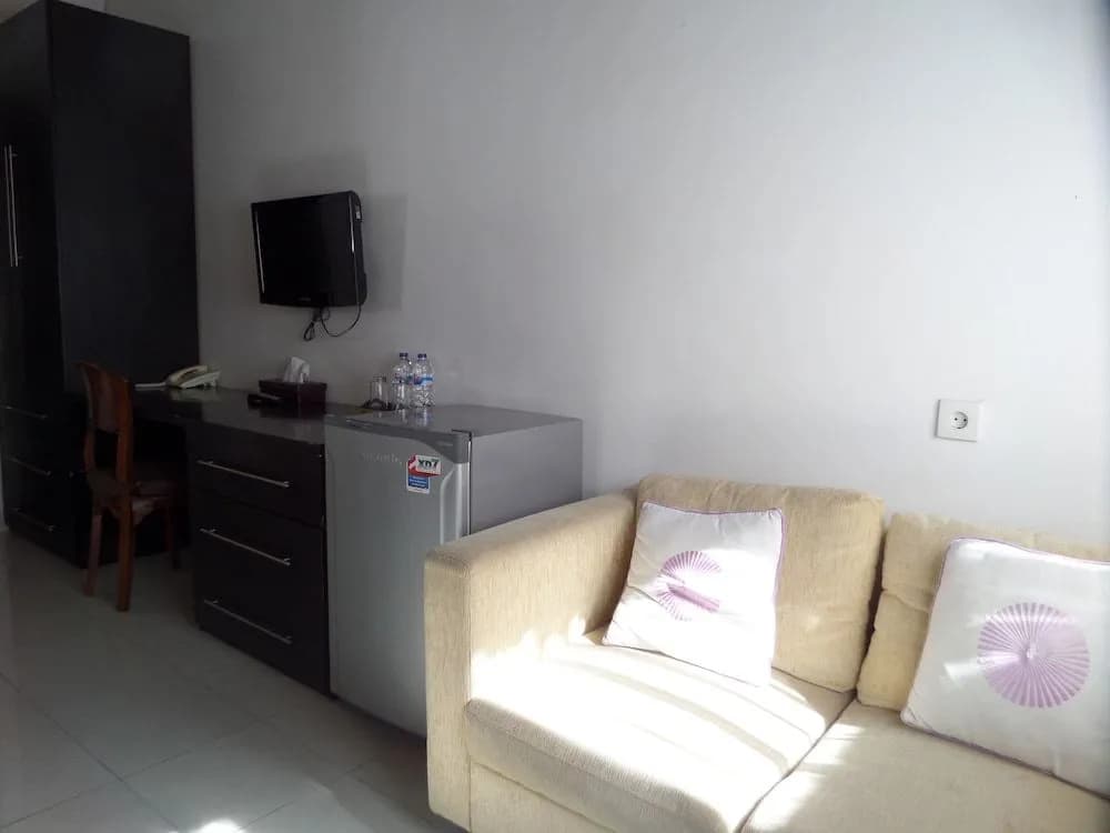 TL Guesthouse - photo 10