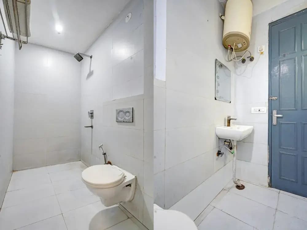 Hotel Twamev residency Uttam Nagar - photo 11