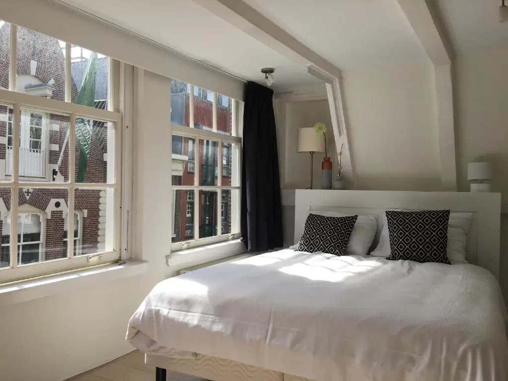 Nine Streets Inn - photo 2