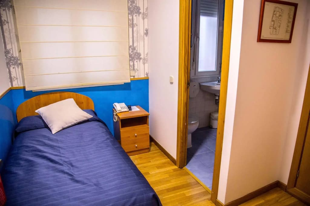 Hostal Montaloya - photo 6
