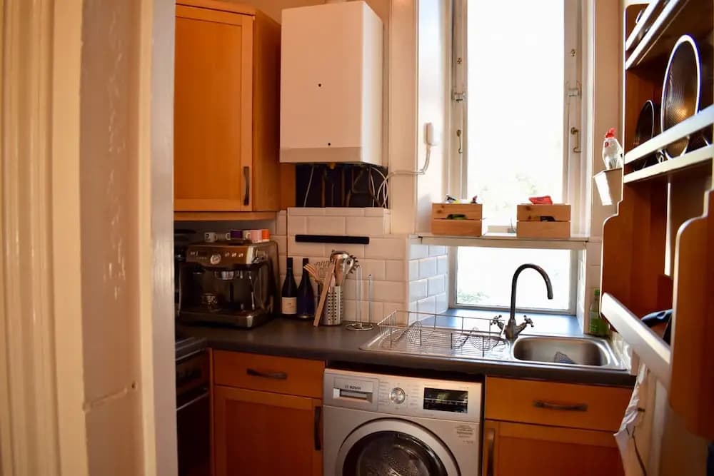 2 Bedroom Traditional Edinburgh Flat - photo 10