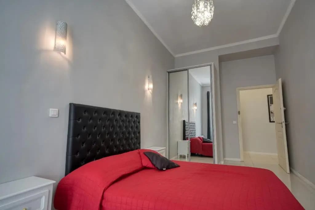 Lusso 5 beds Central Apartment - photo 12