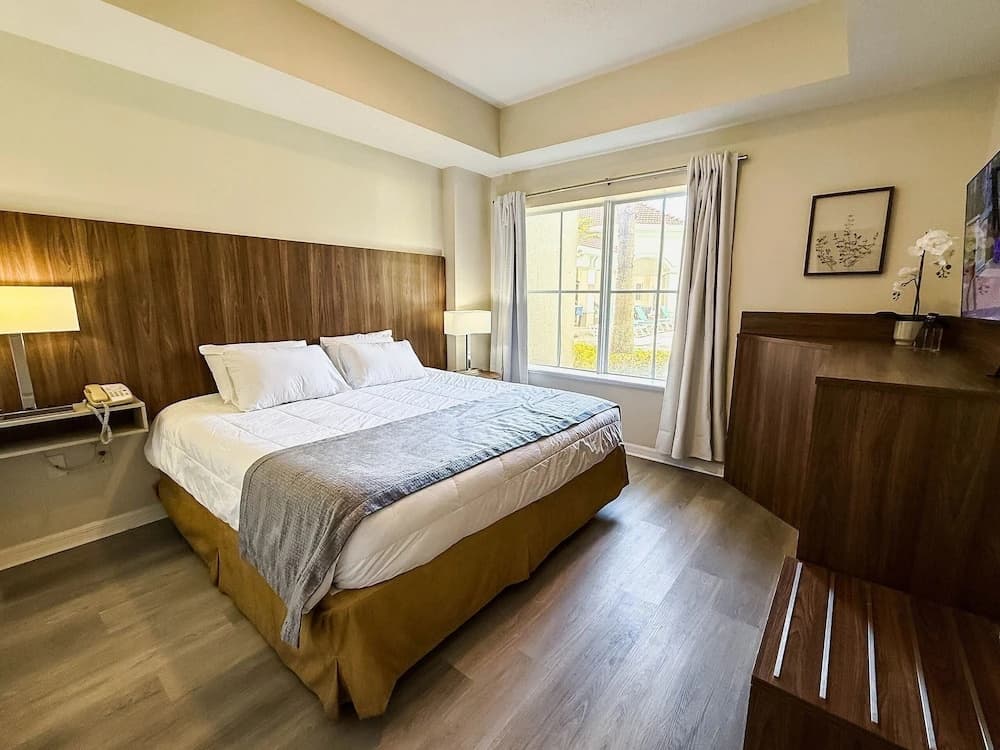 The Point Hotel & Suites Orlando - photo 33