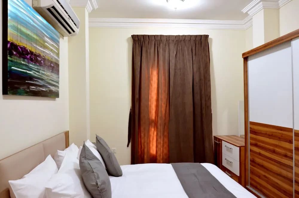 Emerald Suites - photo 5