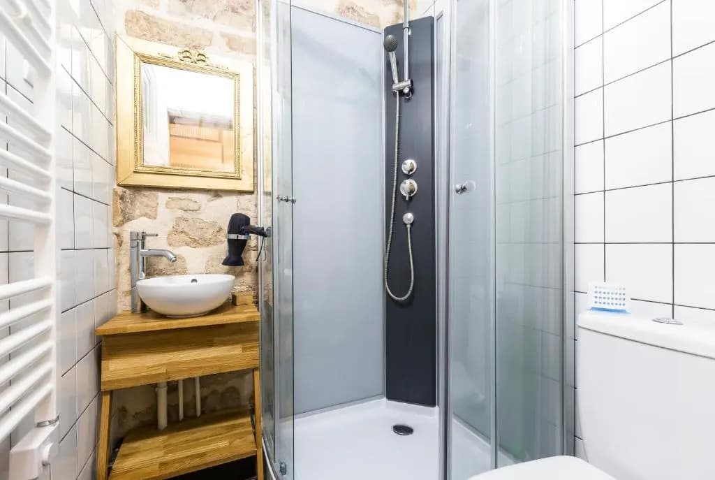 Unusual and charming 25m² near LE MARAIS - photo 5