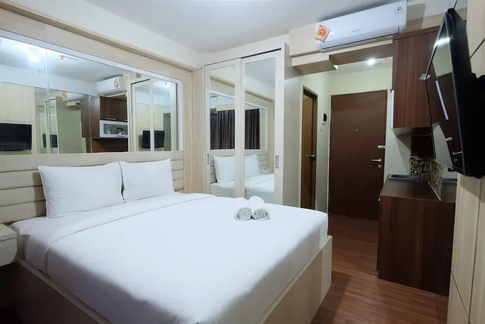 Strategic and Simple Studio Tifolia Apartment near Kelapa Gading - photo 4