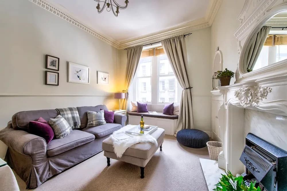 JOIVY 1-Bed Flat In Edinburgh Old Town - photo 3