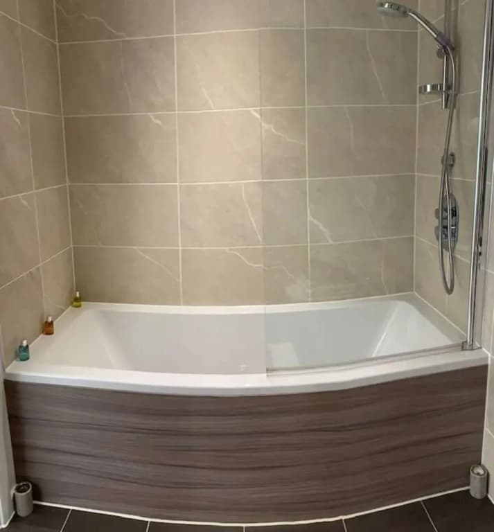 Stylish and Chic 1 Bedroom Apartment in Canning Town - photo 6