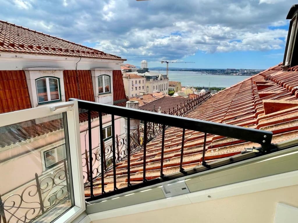 Lisbon Colours Bairro Alto Apartments - photo 48