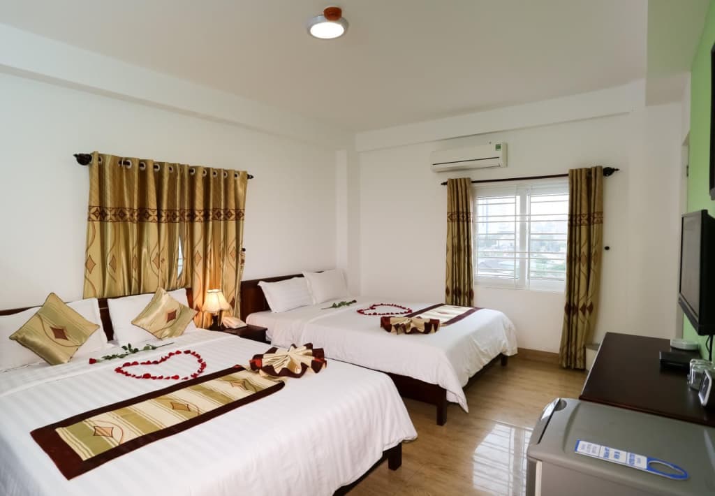 Little Gold Hotel - photo 10