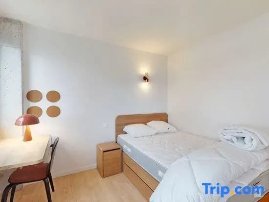 Room 1208 in a premium residence- Sport/laundry - photo 2