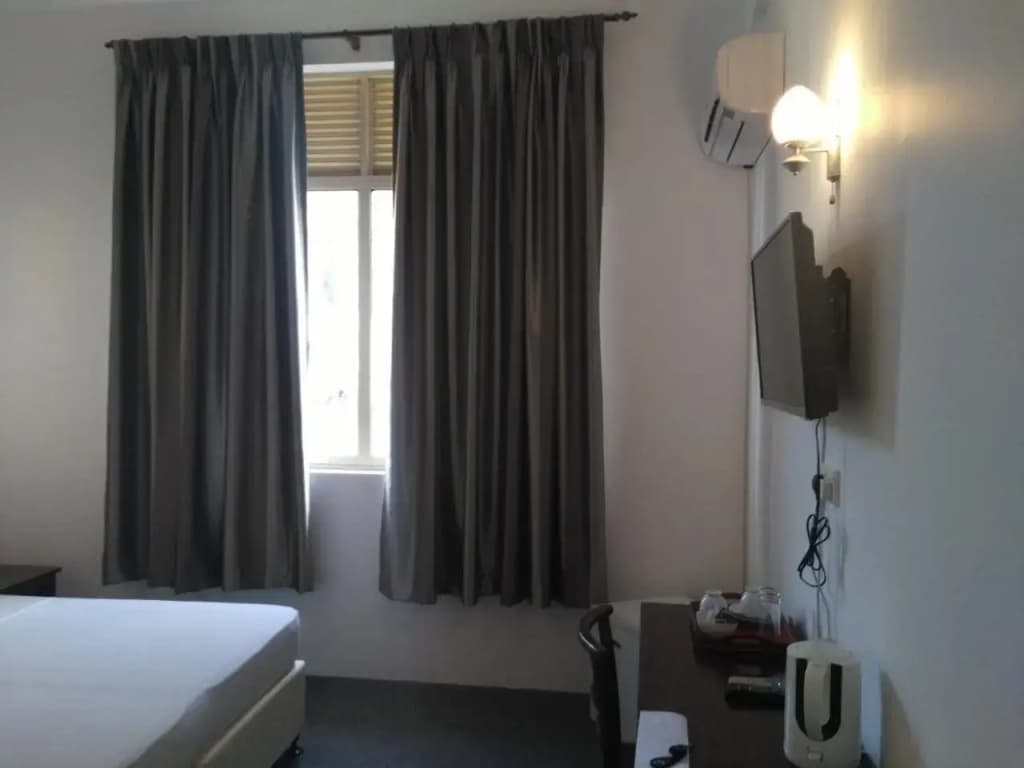 West Inn Colombo - photo 32