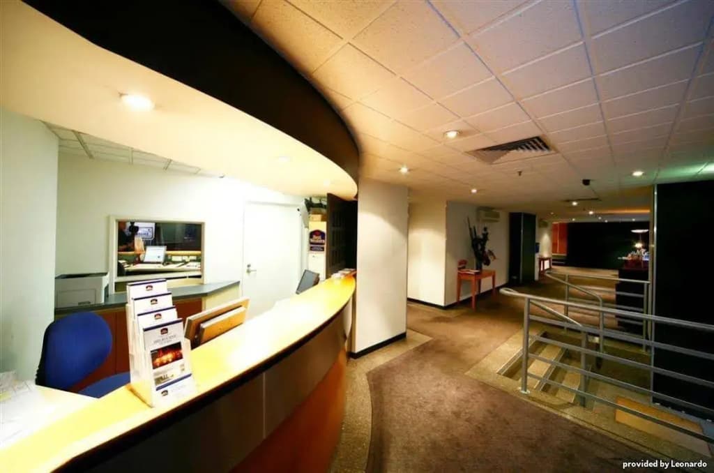 Best Western Riverside Apartments - photo 10