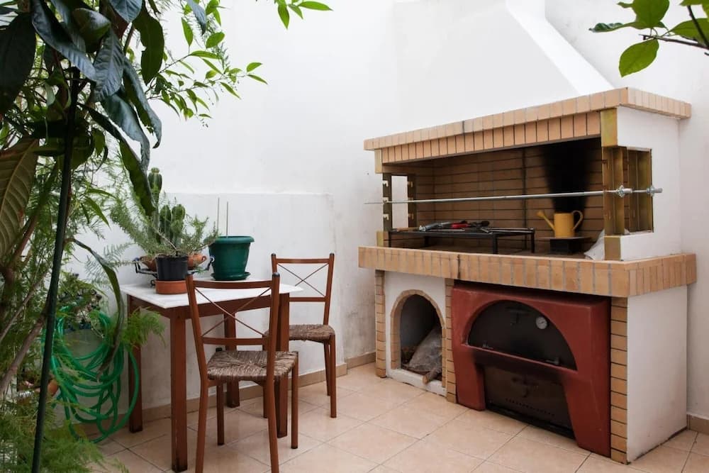 Psyri Neoclassical House w Yard - Free Parking - photo 14