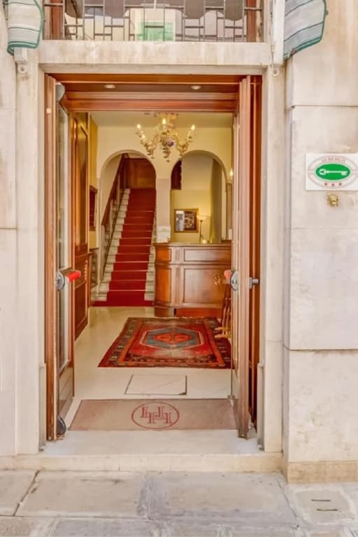 Hotel Hesperia - main photo