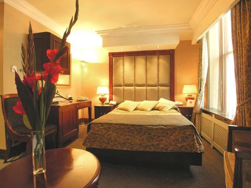 Montcalm Chilworth Townhouse - photo 1