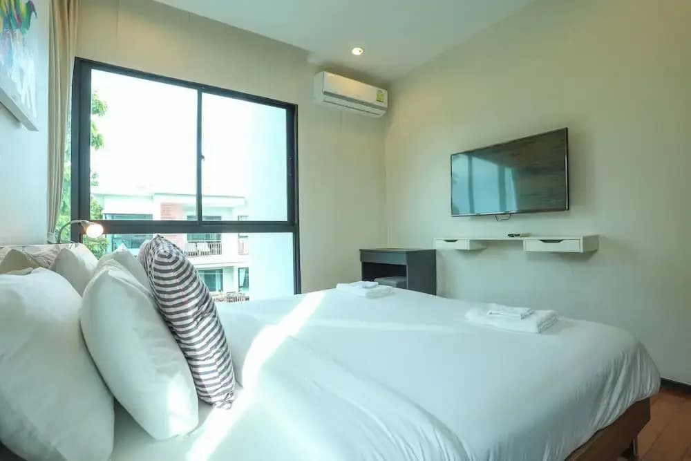 Chic Condo Just 100m from the Shore c130 - photo 5